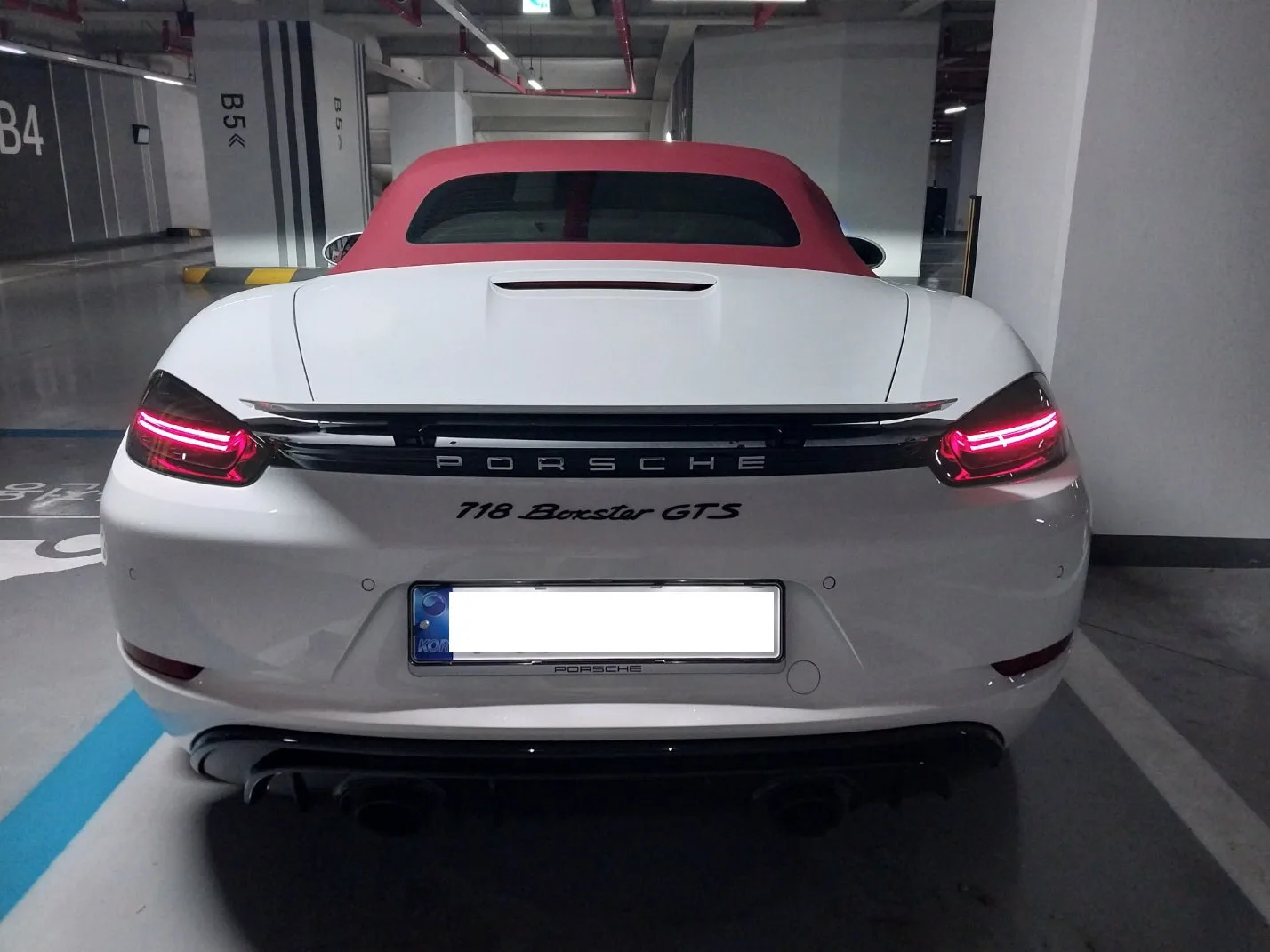 포르쉐 718 박스터 GTS 4.0 2024 흰색 사진 4