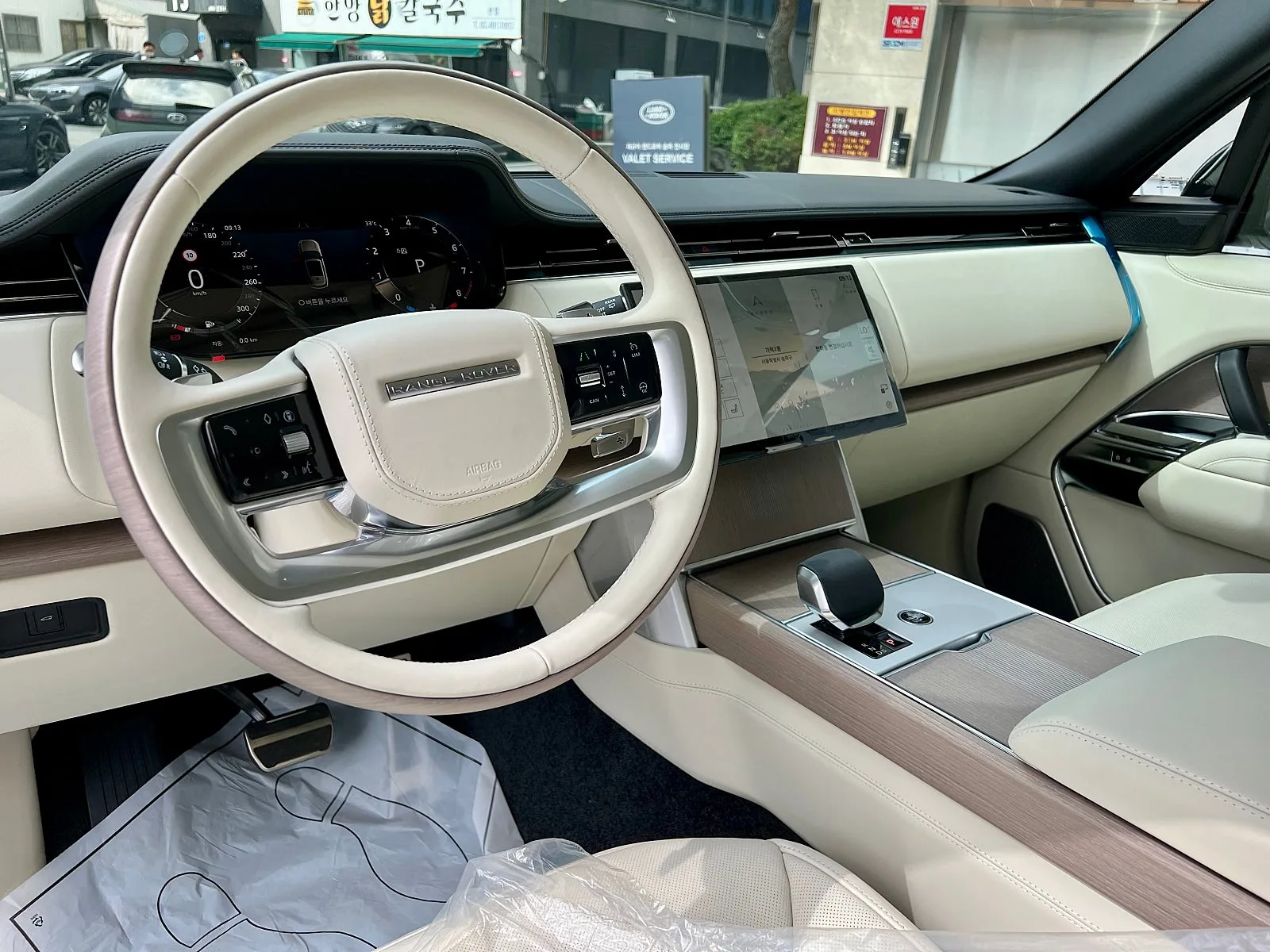 랜드로버 레인지로버 P530 2025 검정 사진 5