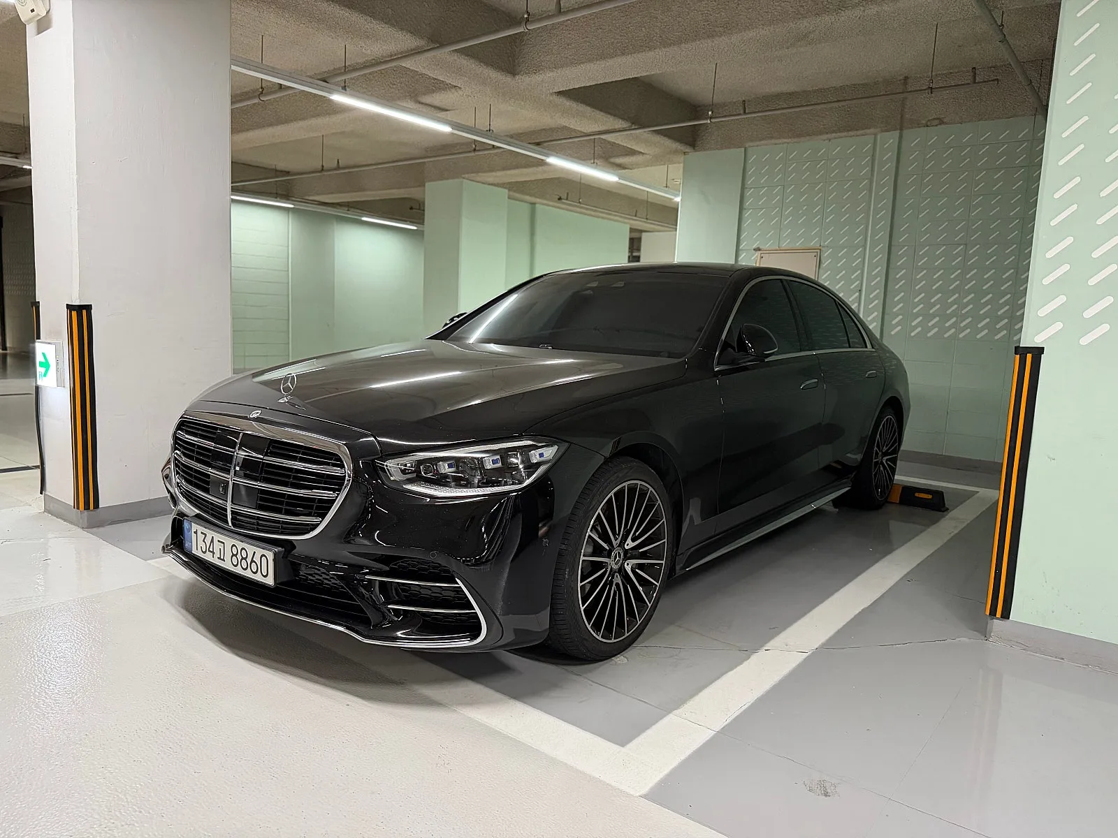 벤츠 S400d 4Matic AMG라인 2022 블랙 사진 2