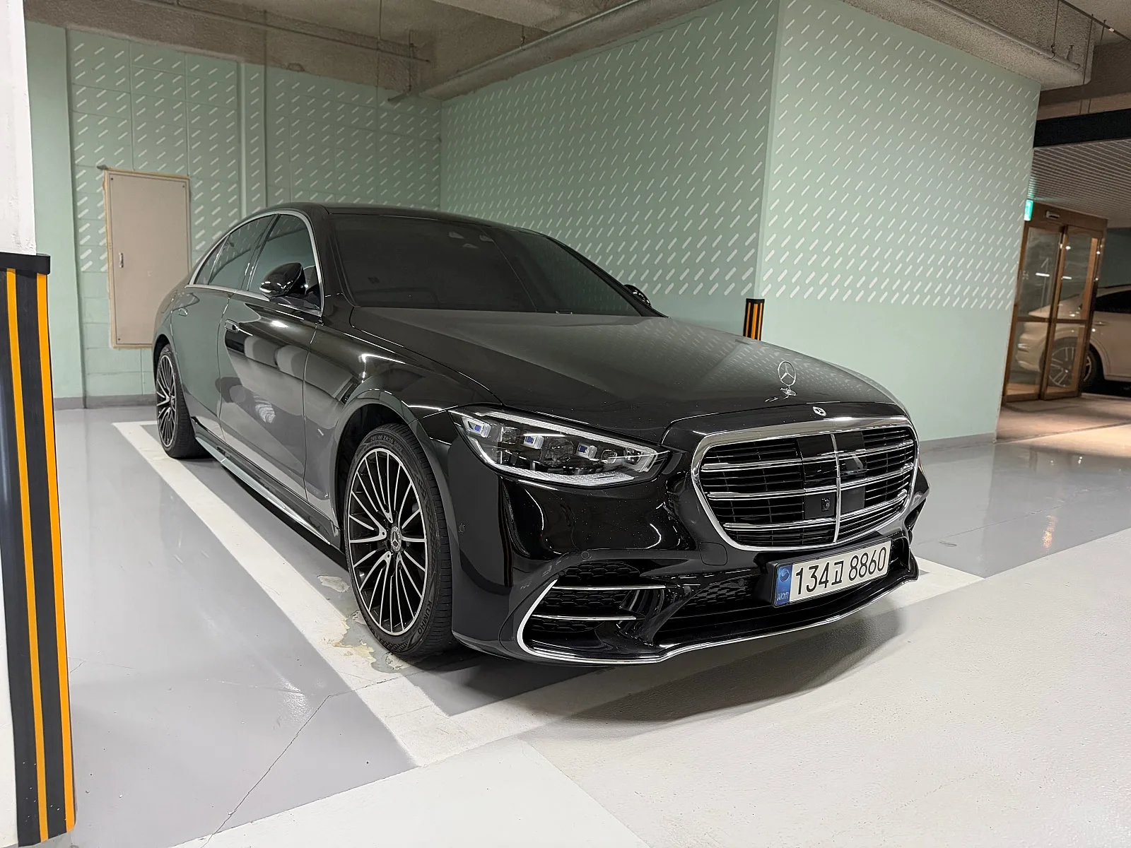 벤츠 S400d 4Matic AMG라인 2022 블랙 사진 3