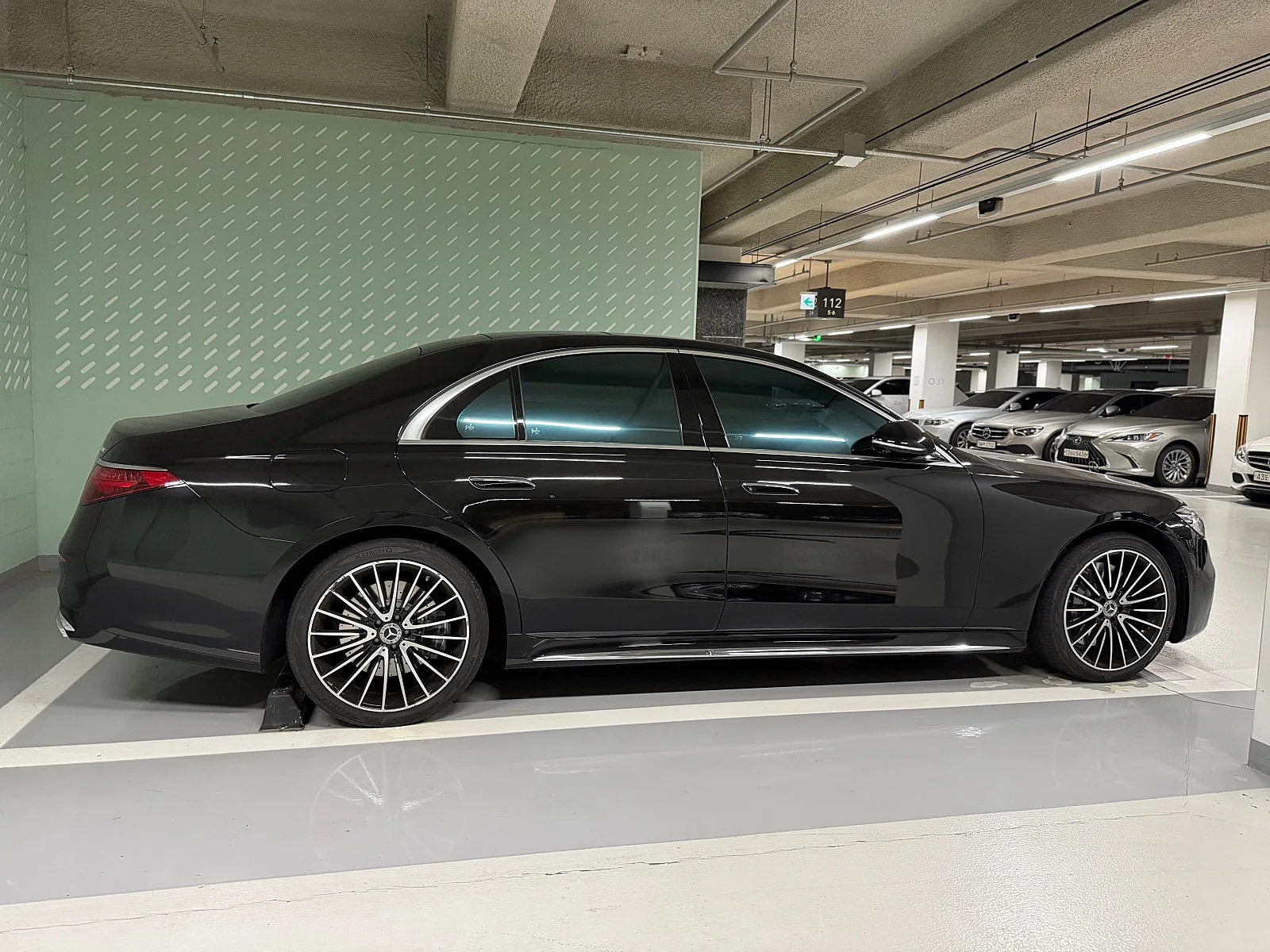 벤츠 S400d 4Matic AMG라인 2022 블랙 사진 4