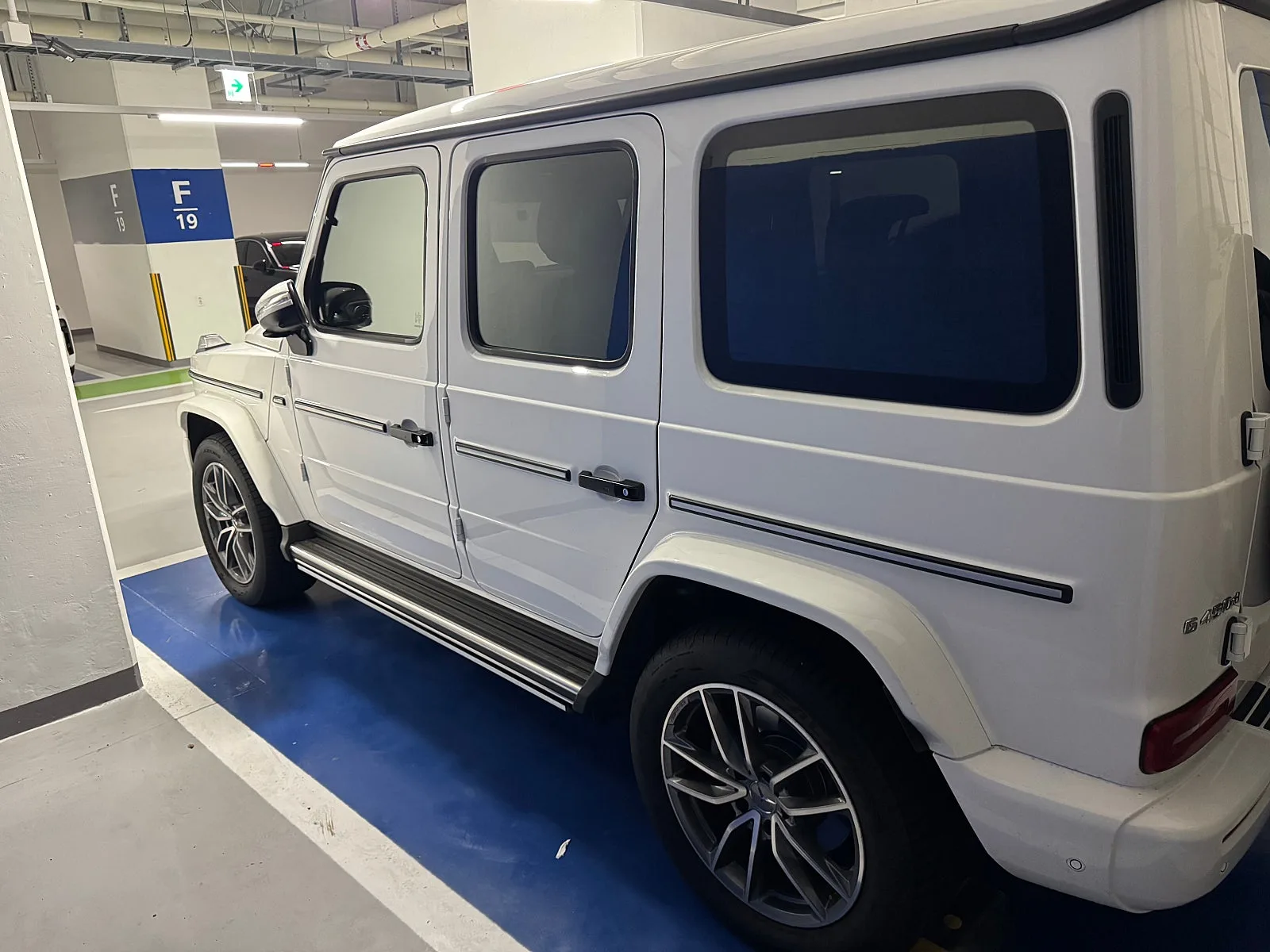 벤츠 G450d 2024 흰색 사진 2