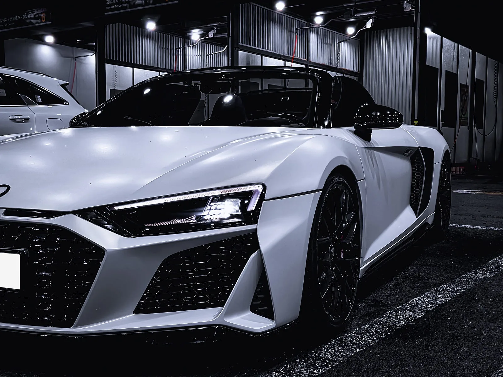 아우디 R8 스파이더 2017 화이트 사진 5