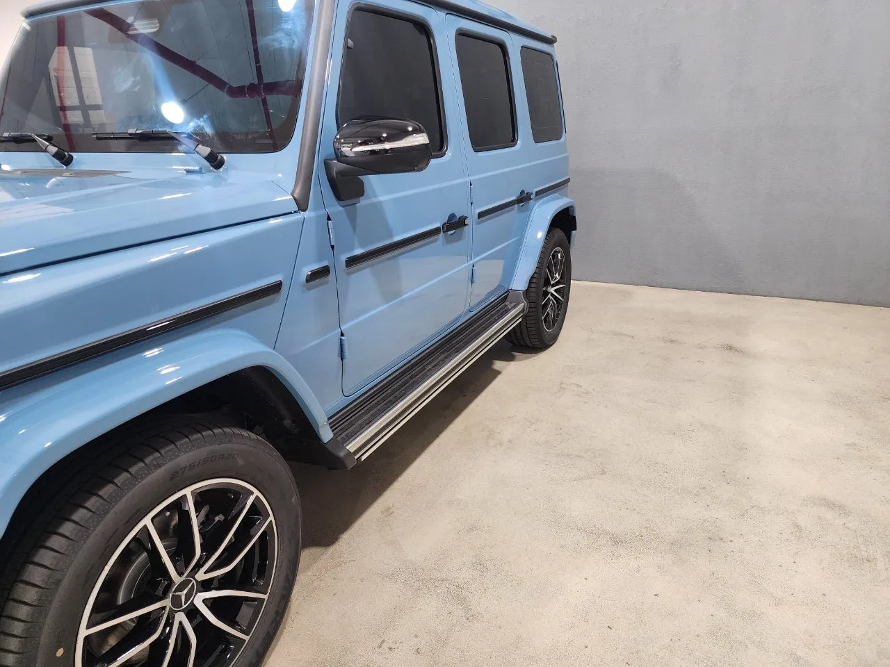 벤츠 지바겐 G450D 매뉴팩쳐 2025 실버 사진 3