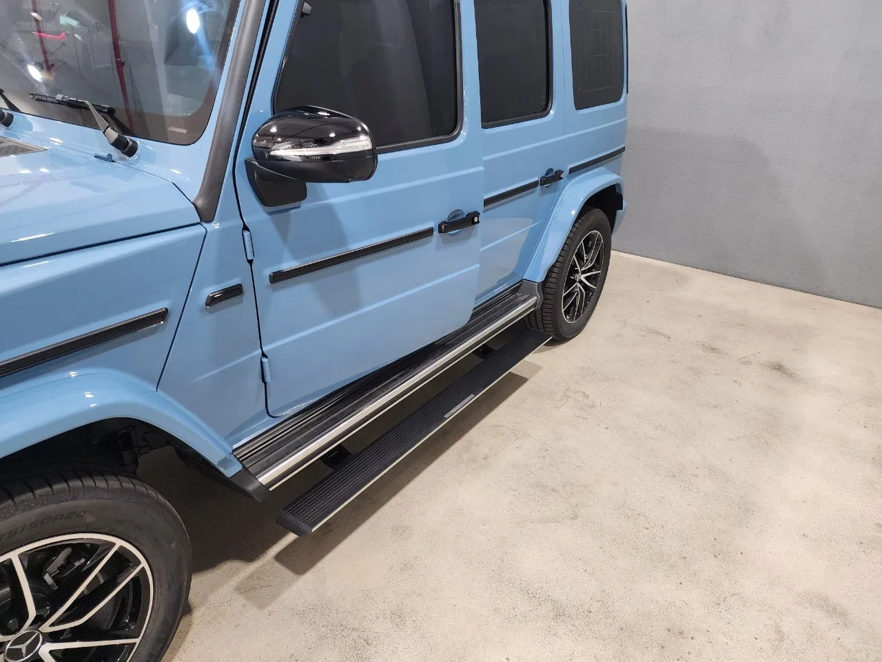 벤츠 지바겐 G450D 매뉴팩쳐 2025 실버 사진 4