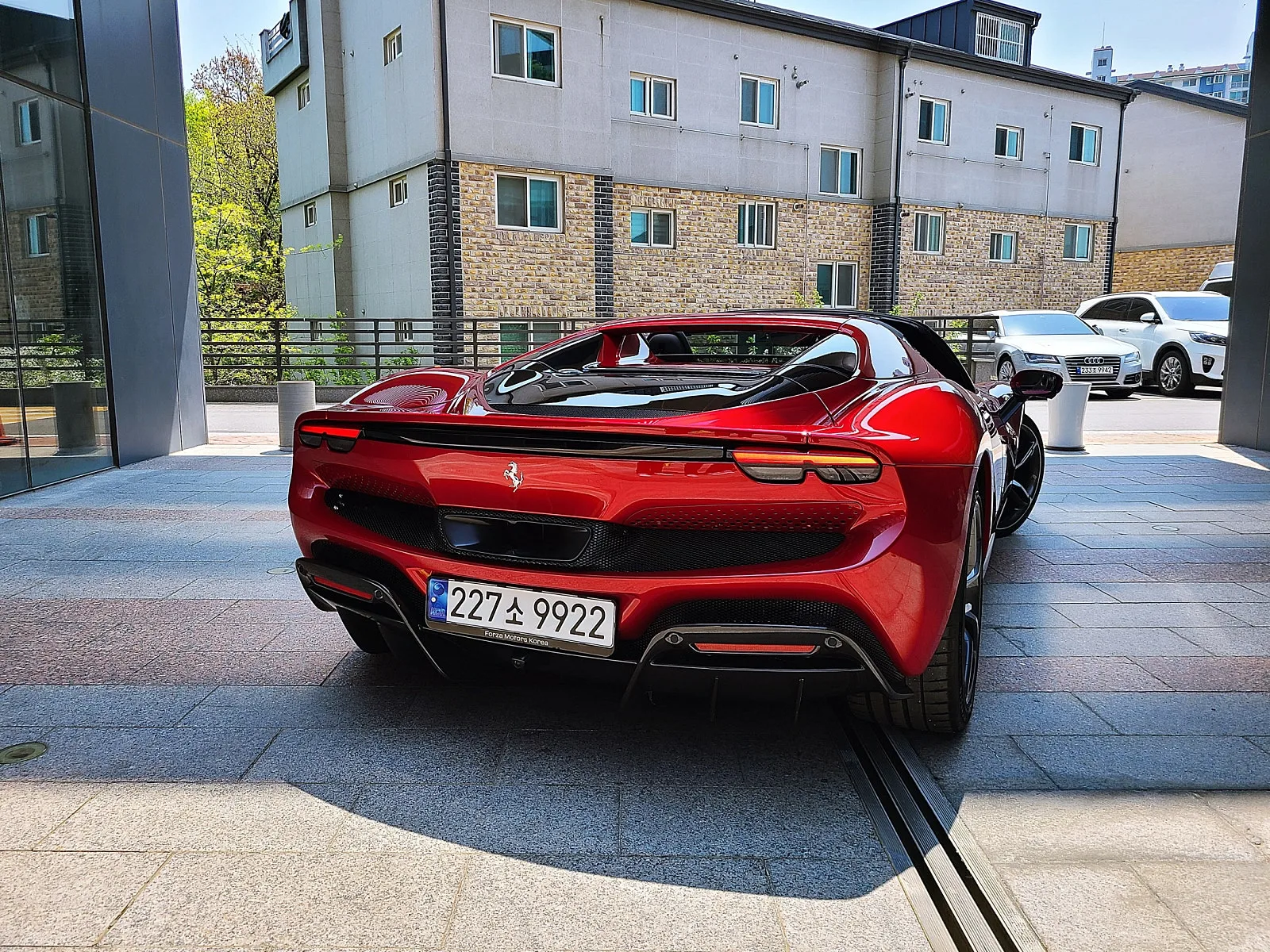 페라리 296GTS 2024 로쏘 마라넬로 사진 3