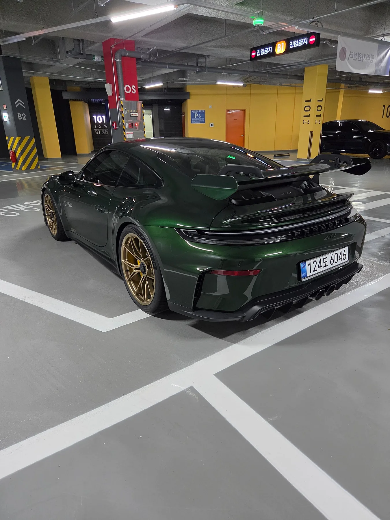 포르쉐 992.2 GT3 2025 오크그린 사진 1