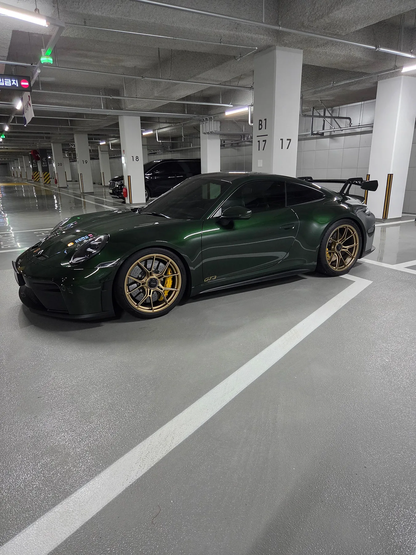 포르쉐 992.2 GT3 2025 오크그린 사진 2