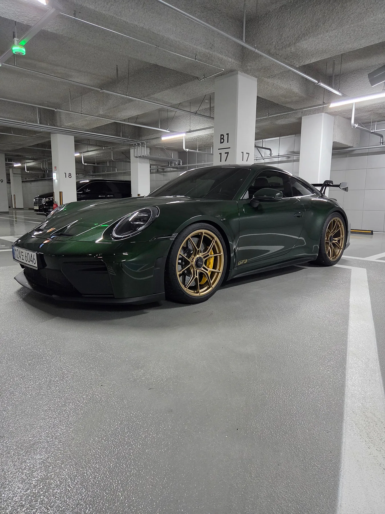 포르쉐 992.2 GT3 2025 오크그린 사진 3