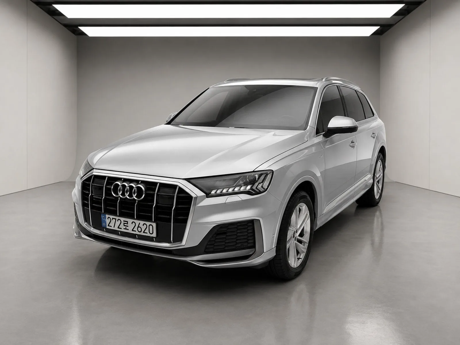 아우디 Q7 45 TDI 콰트로 프리미엄 2022 실버 사진 4