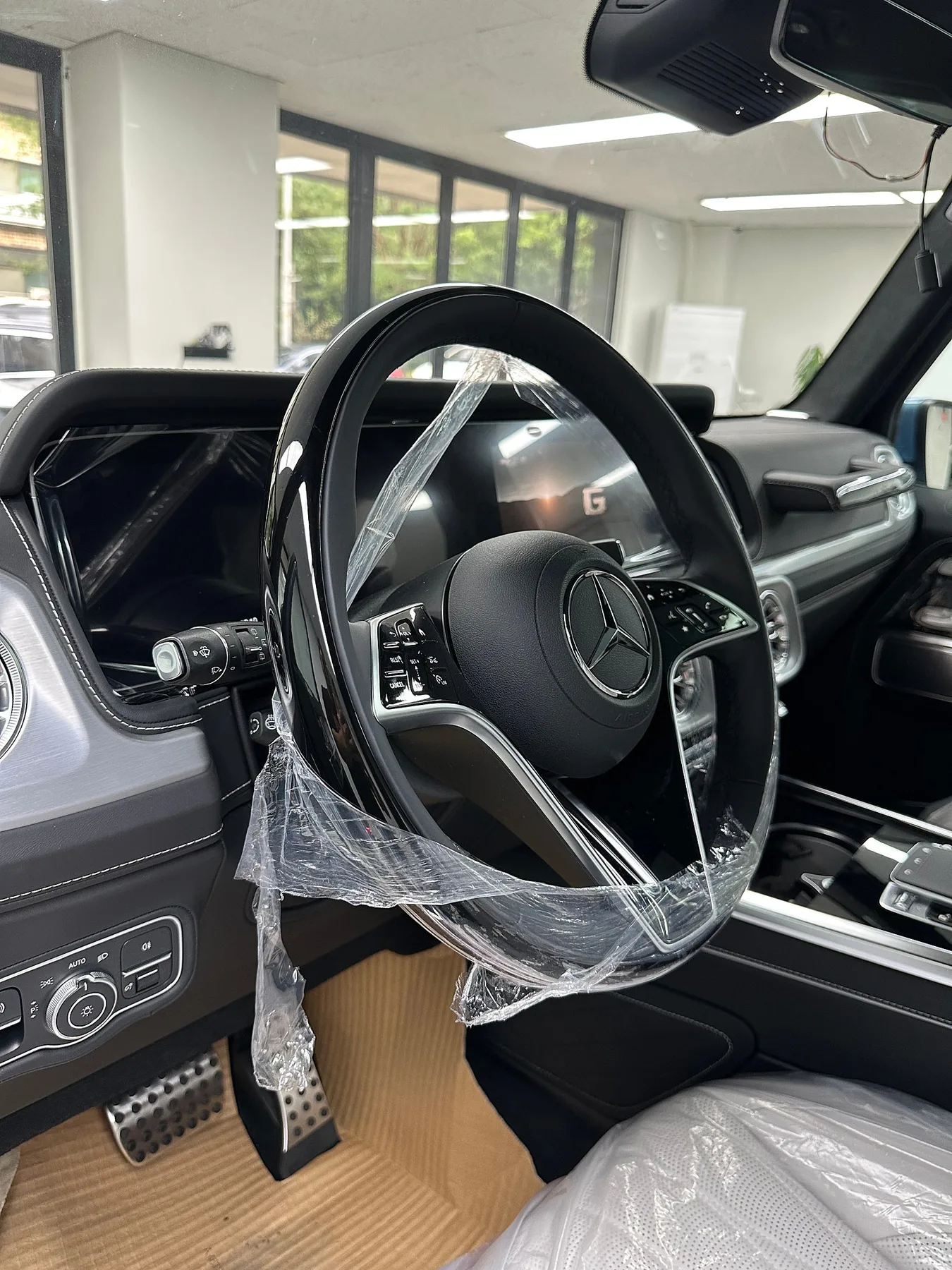 벤츠 G450d 메뉴팩쳐 효성에디션 2025 버건디 사진 6