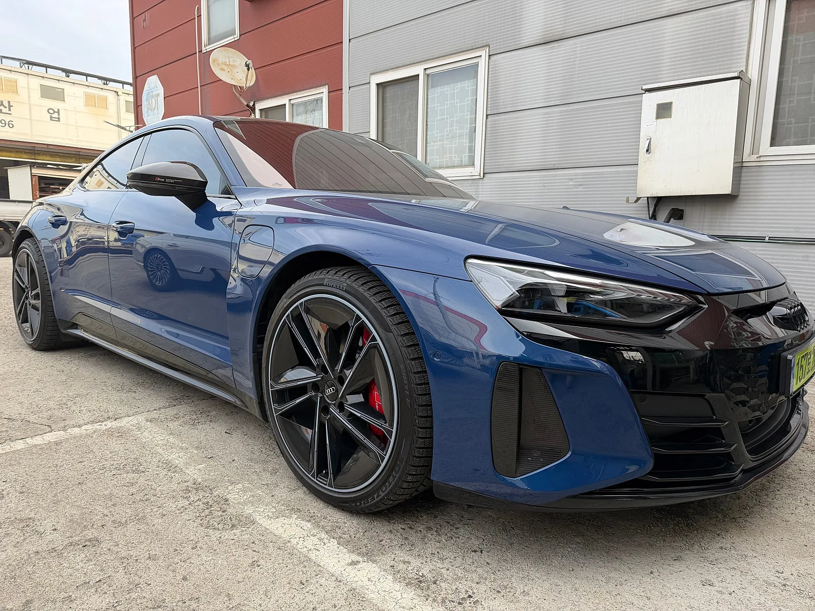 아우디 RS e-tron GT 2021 블루 사진 2