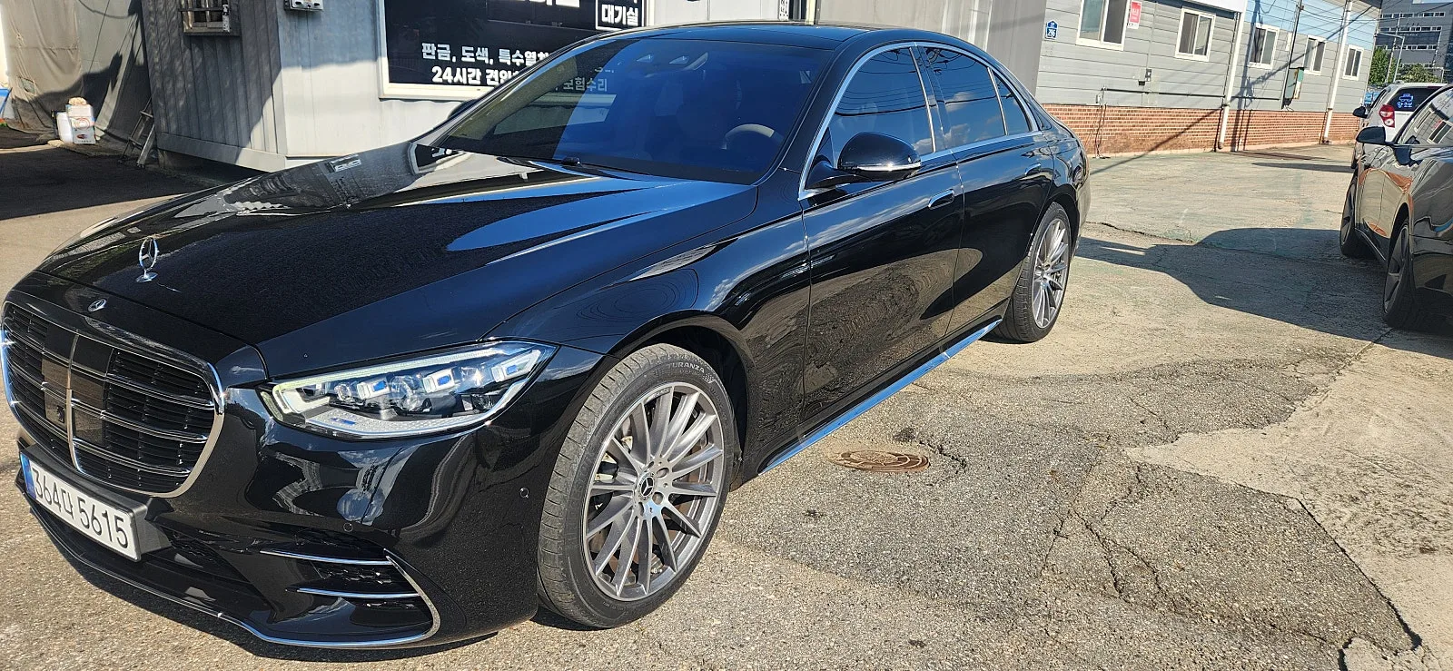 벤츠 S클래스 S450 4MATIC 숏바디 2026 블랙 사진 3