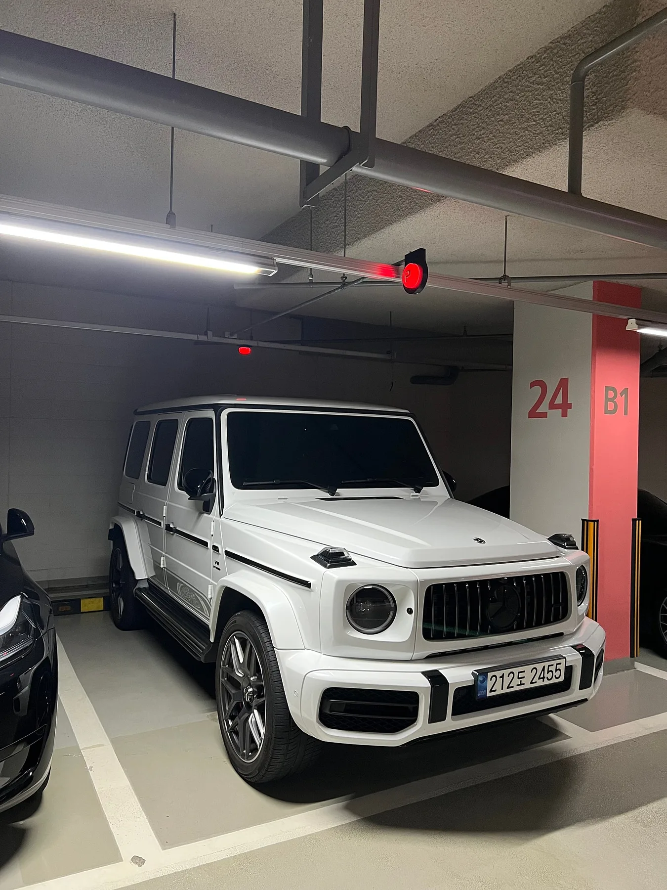 벤츠 메르세데스-벤츠 G63 55주년 에디션 2022 화이트 사진 1