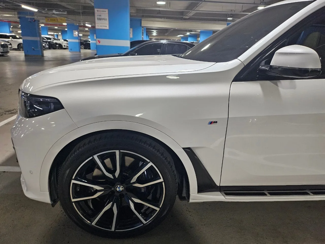 BMW X7 40i M Sport 2021 화이트 사진 4