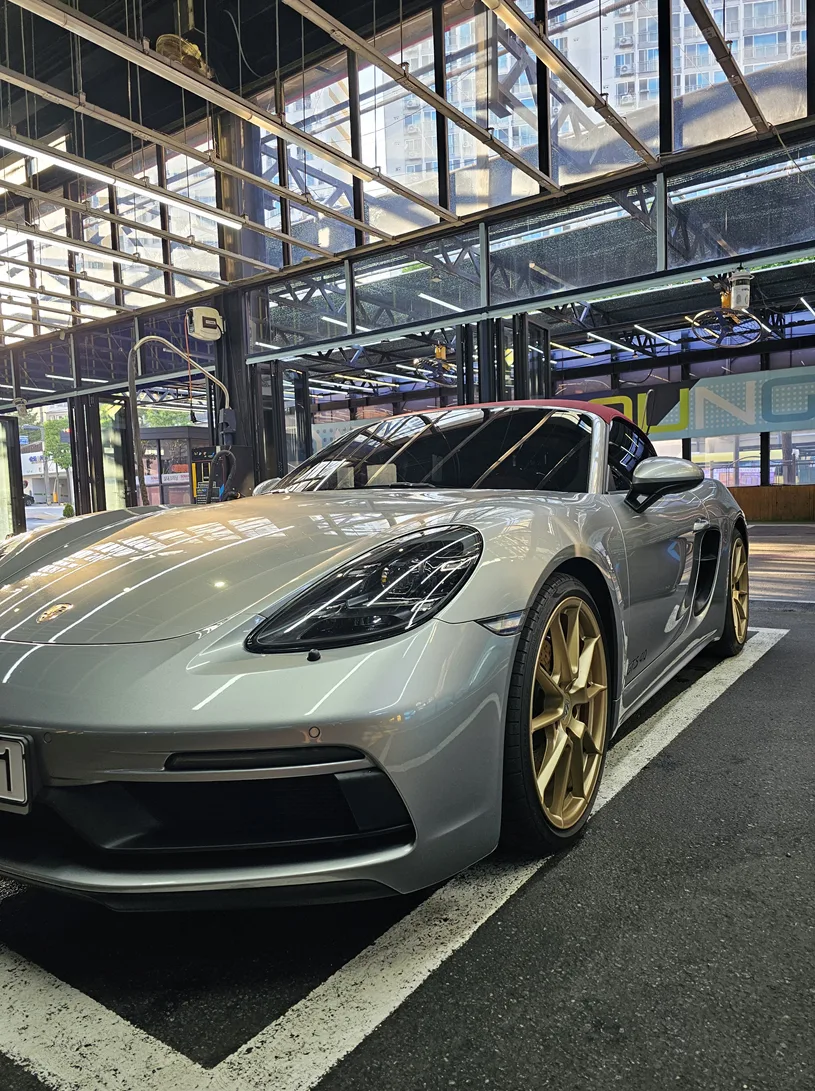 포르쉐 718 박스터 GTS 4.0 2023 GT실버 사진 4