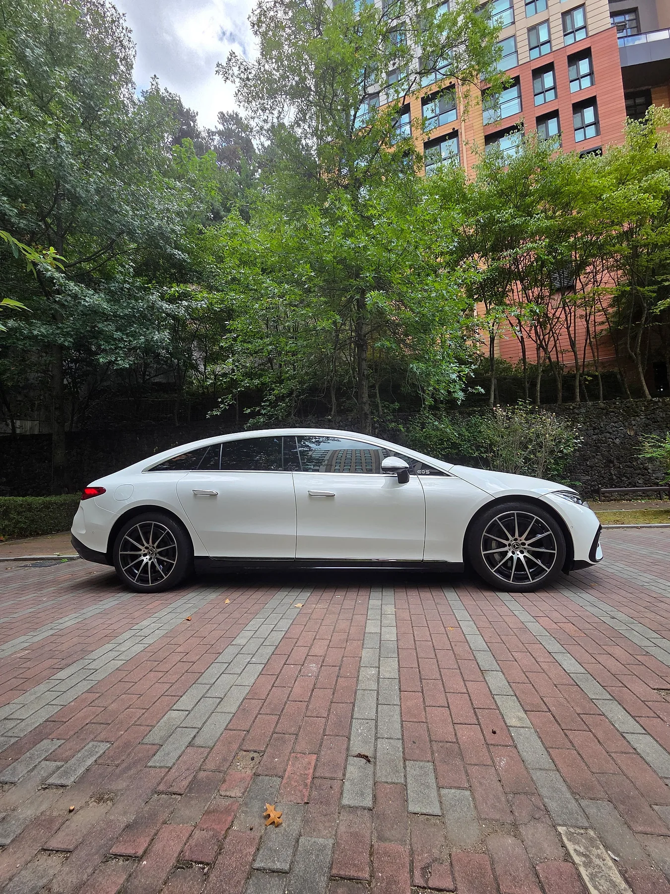 벤츠 EQS 450 AMG+ Line 2022 화이트 사진 3