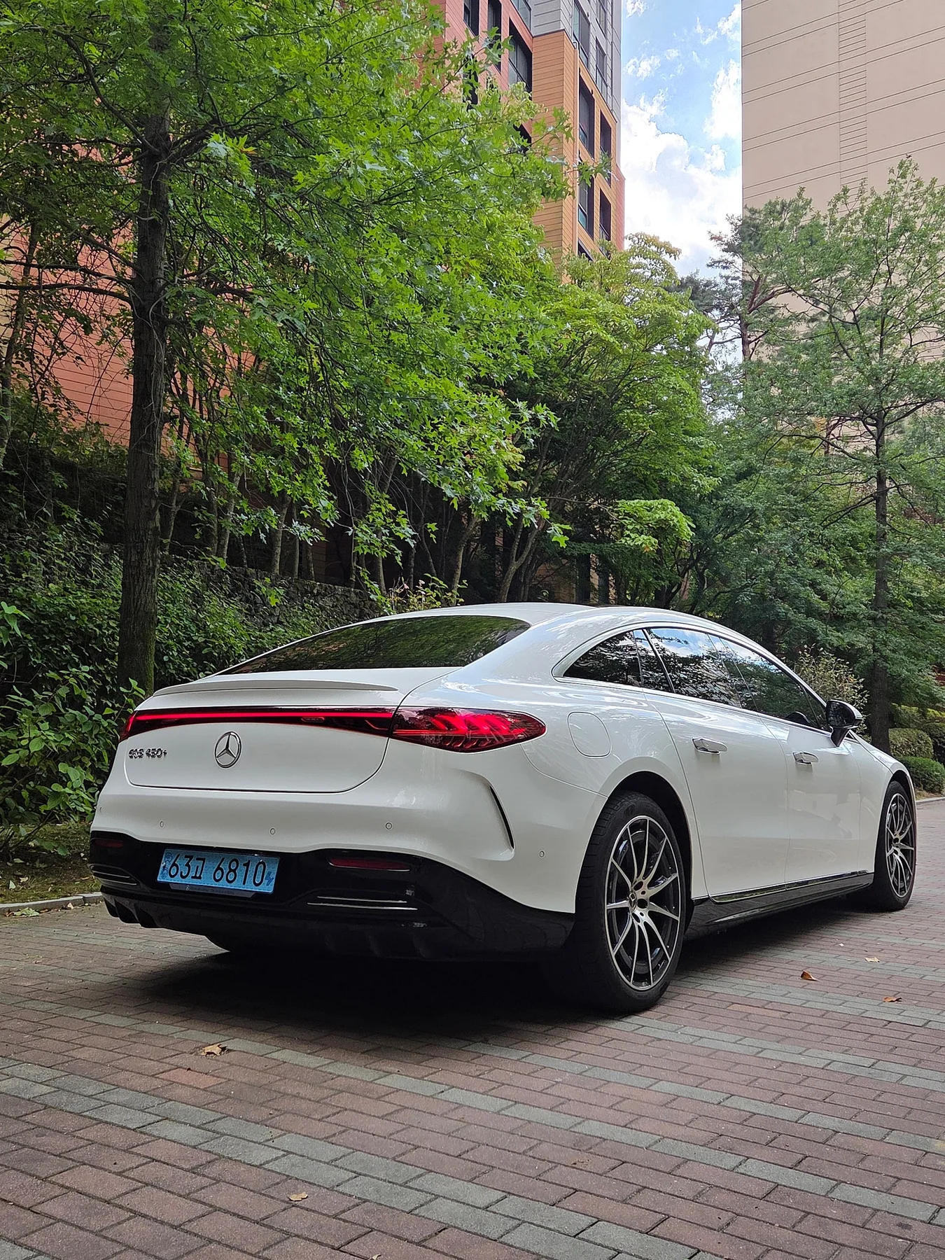 벤츠 EQS 450 AMG+ Line 2022 화이트 사진 4