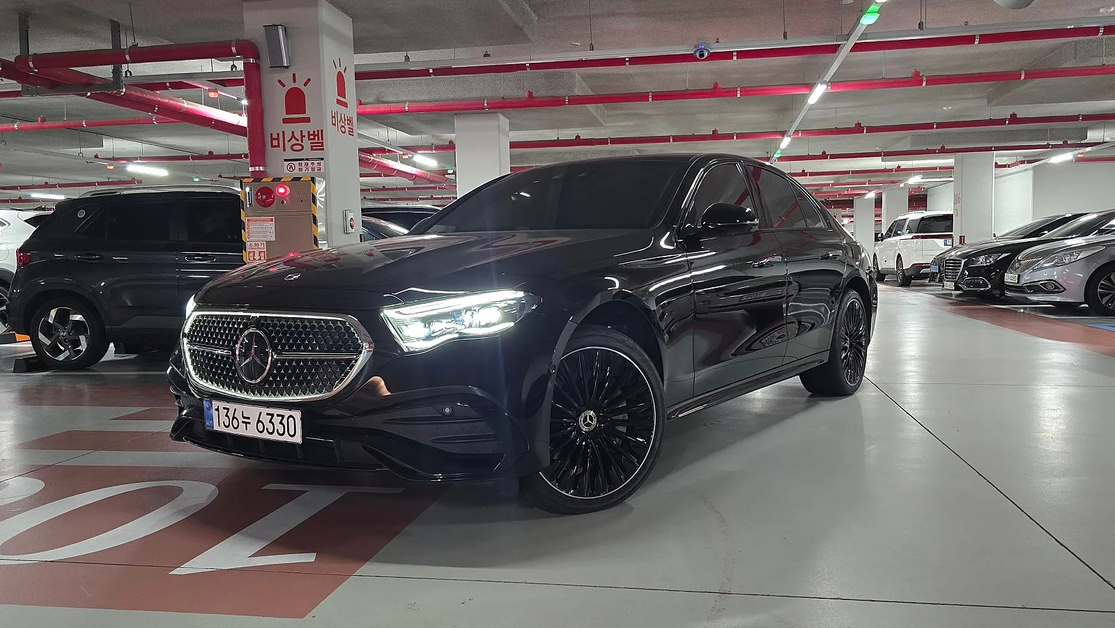 벤츠 E-Class E450 4MATIC AMG Line 2026 블랙 사진 1