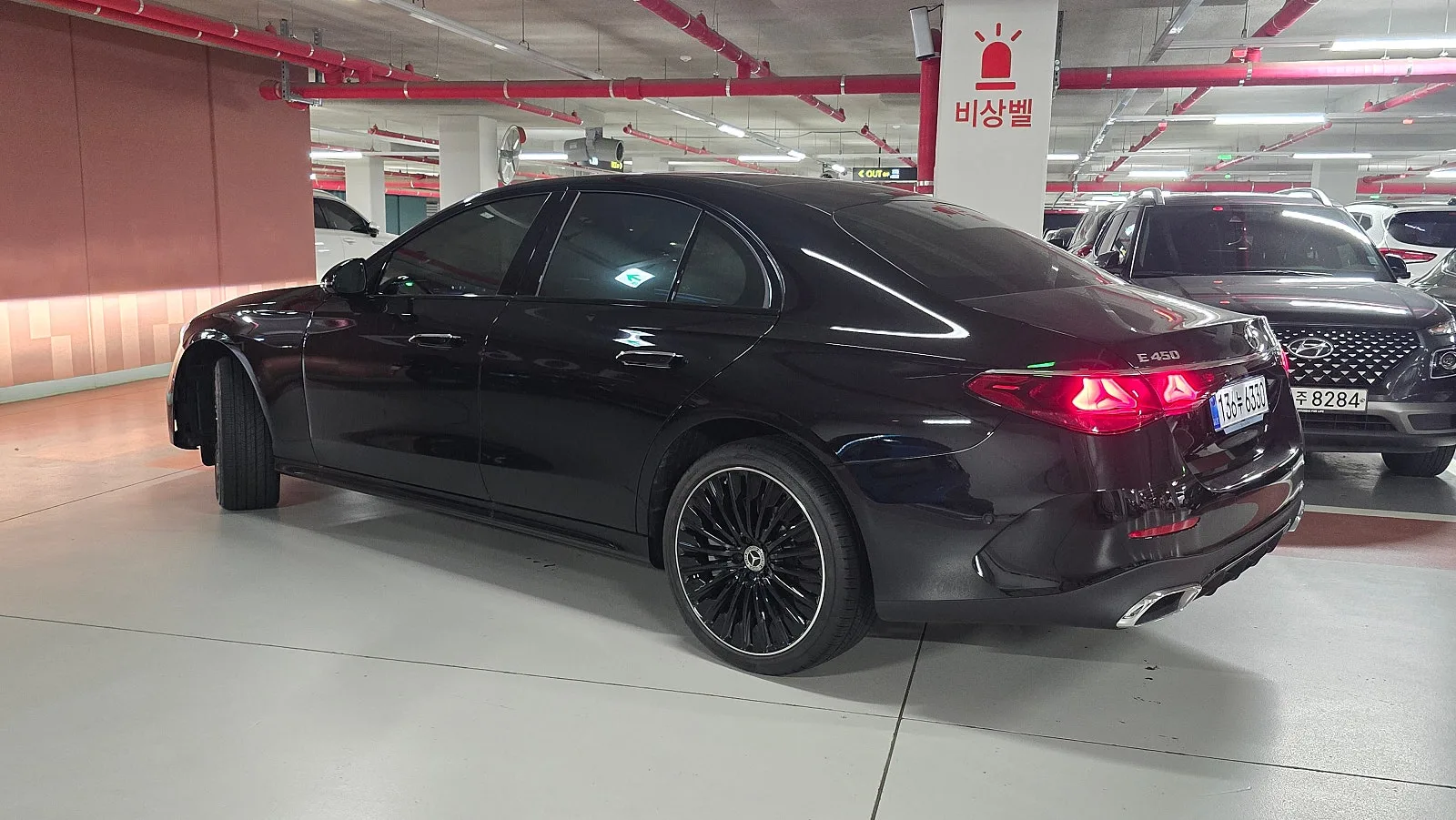 벤츠 E-Class E450 4MATIC AMG Line 2026 블랙 사진 3