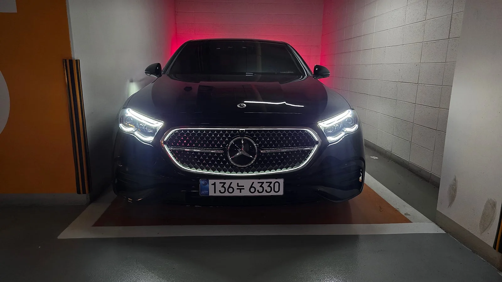 벤츠 E-Class E450 4MATIC AMG Line 2026 블랙 사진 7