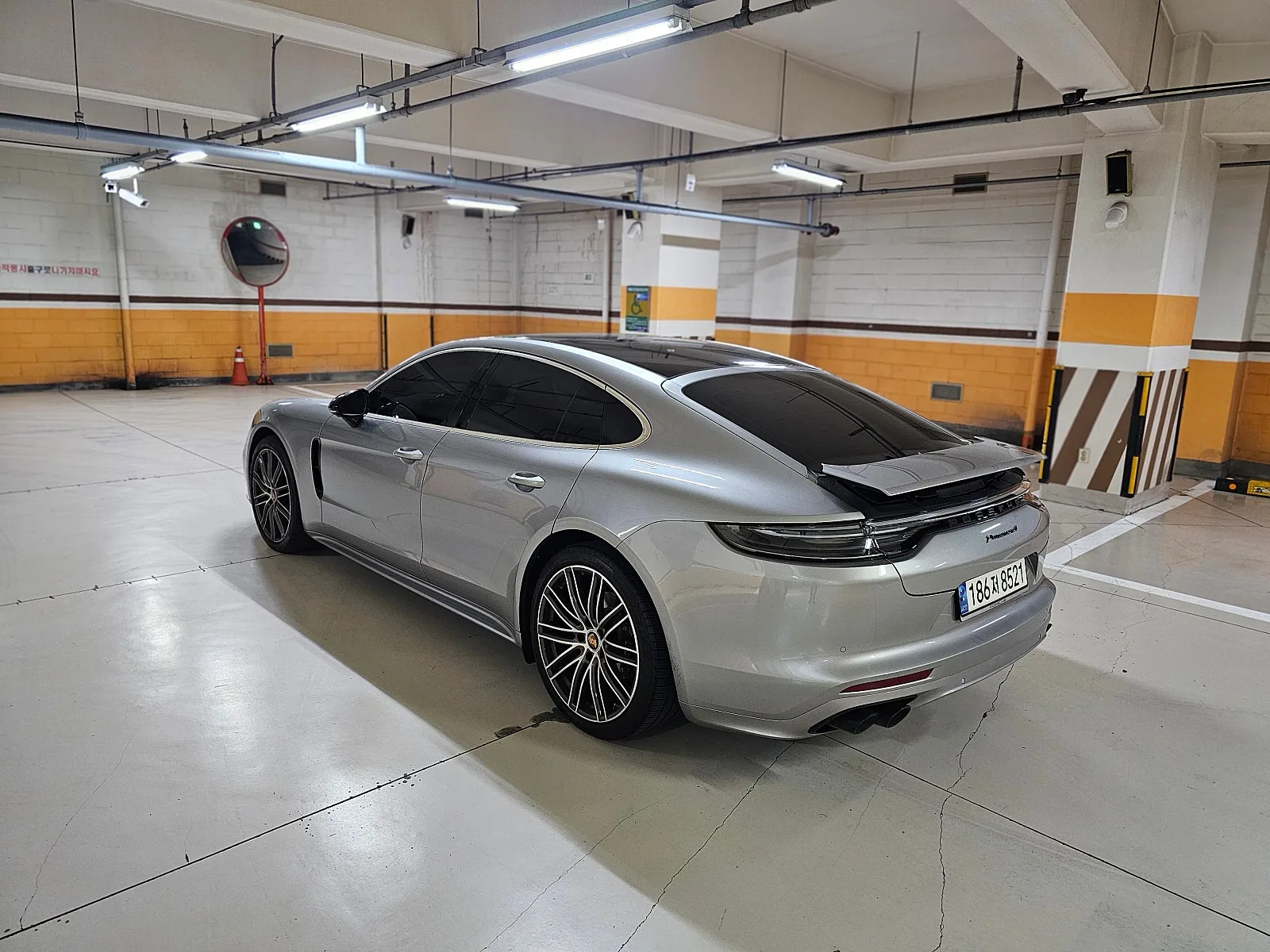 포르쉐 파나메라4 3.0 2019 실버 사진 8