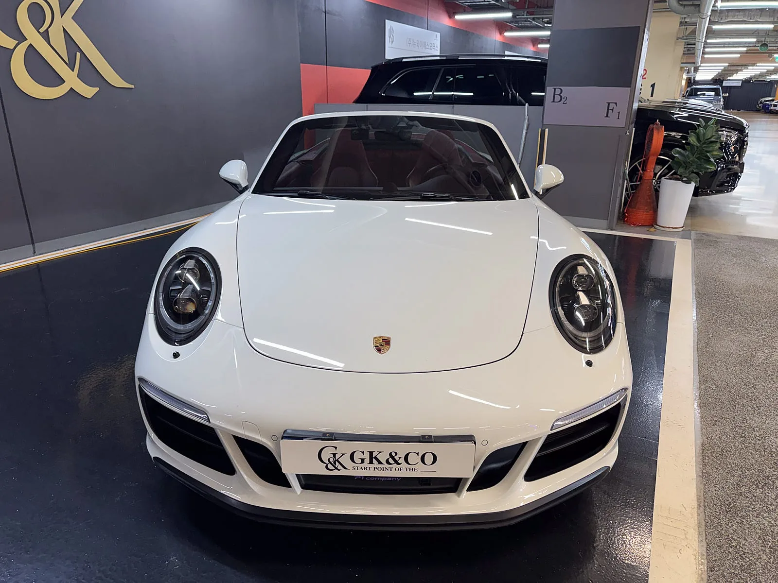 포르쉐 911 카레라 4 GTS 카브리올레 2017 화이트 사진 5