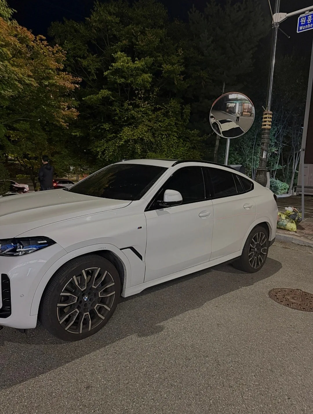 BMW X6 40i MSP 2023 화이트 사진 3