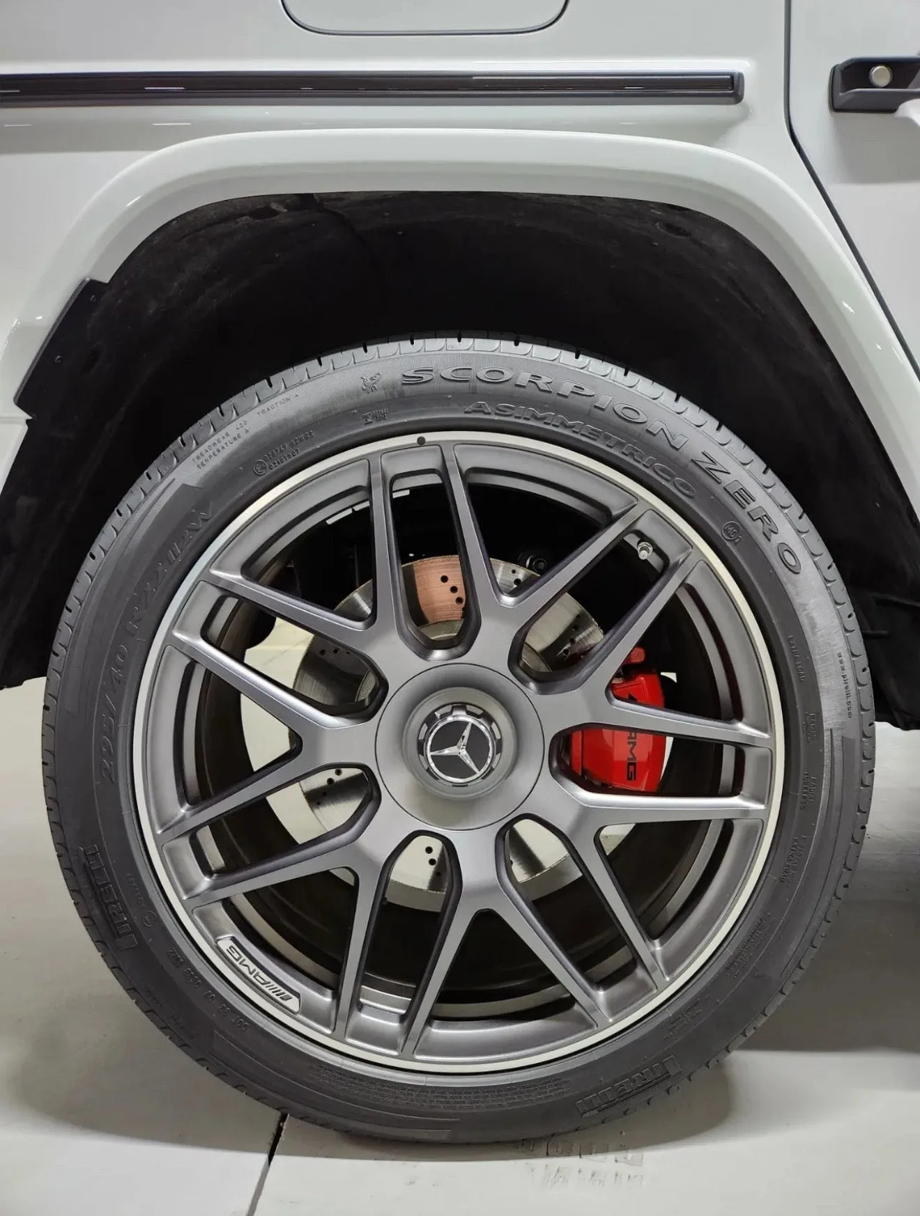 벤츠 메르세데스-벤츠 G63 AMG 55주년 에디션 2022 화이트 사진 4