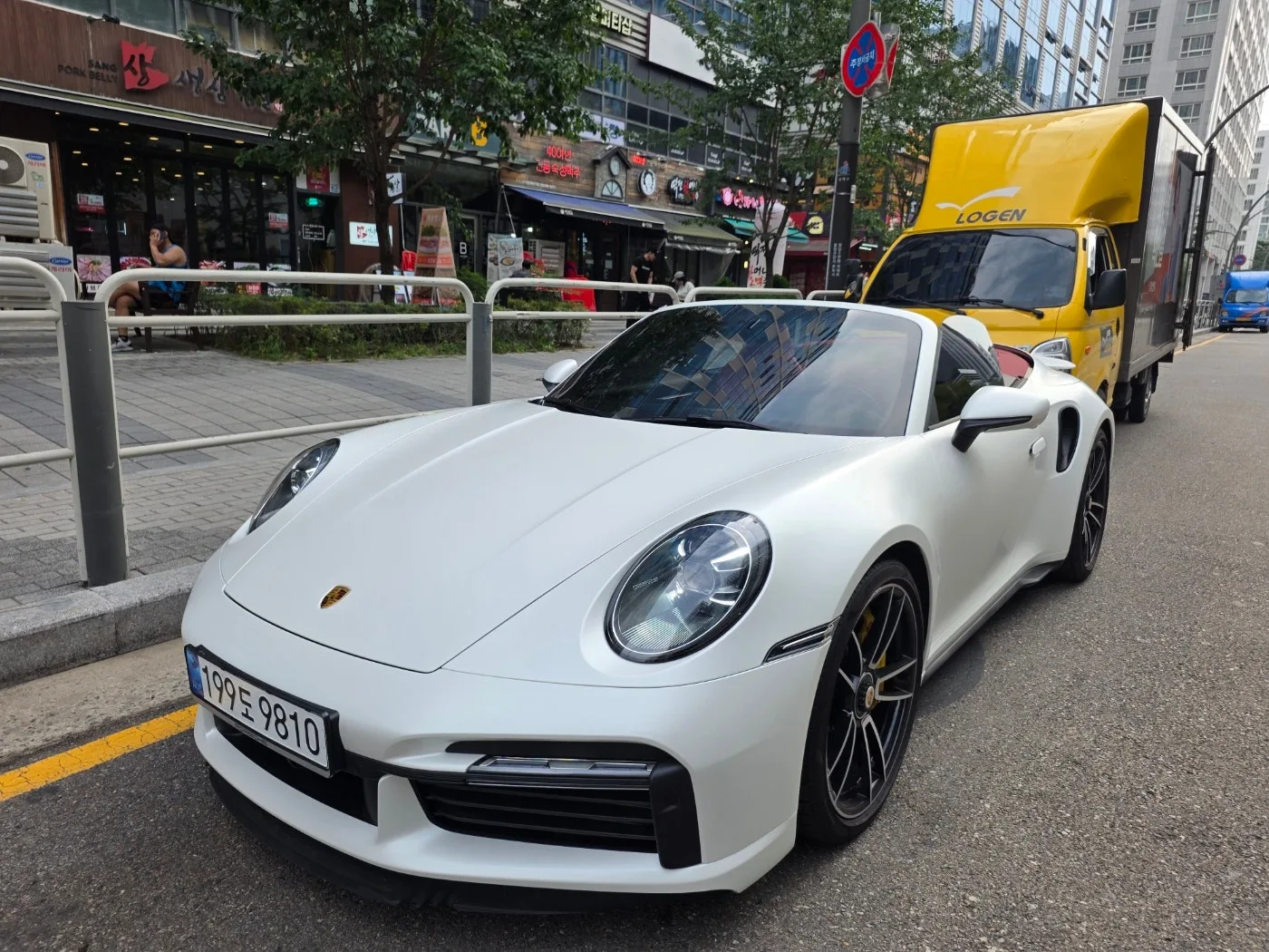 포르쉐 911 터보 S 2024 화이트 사진 5