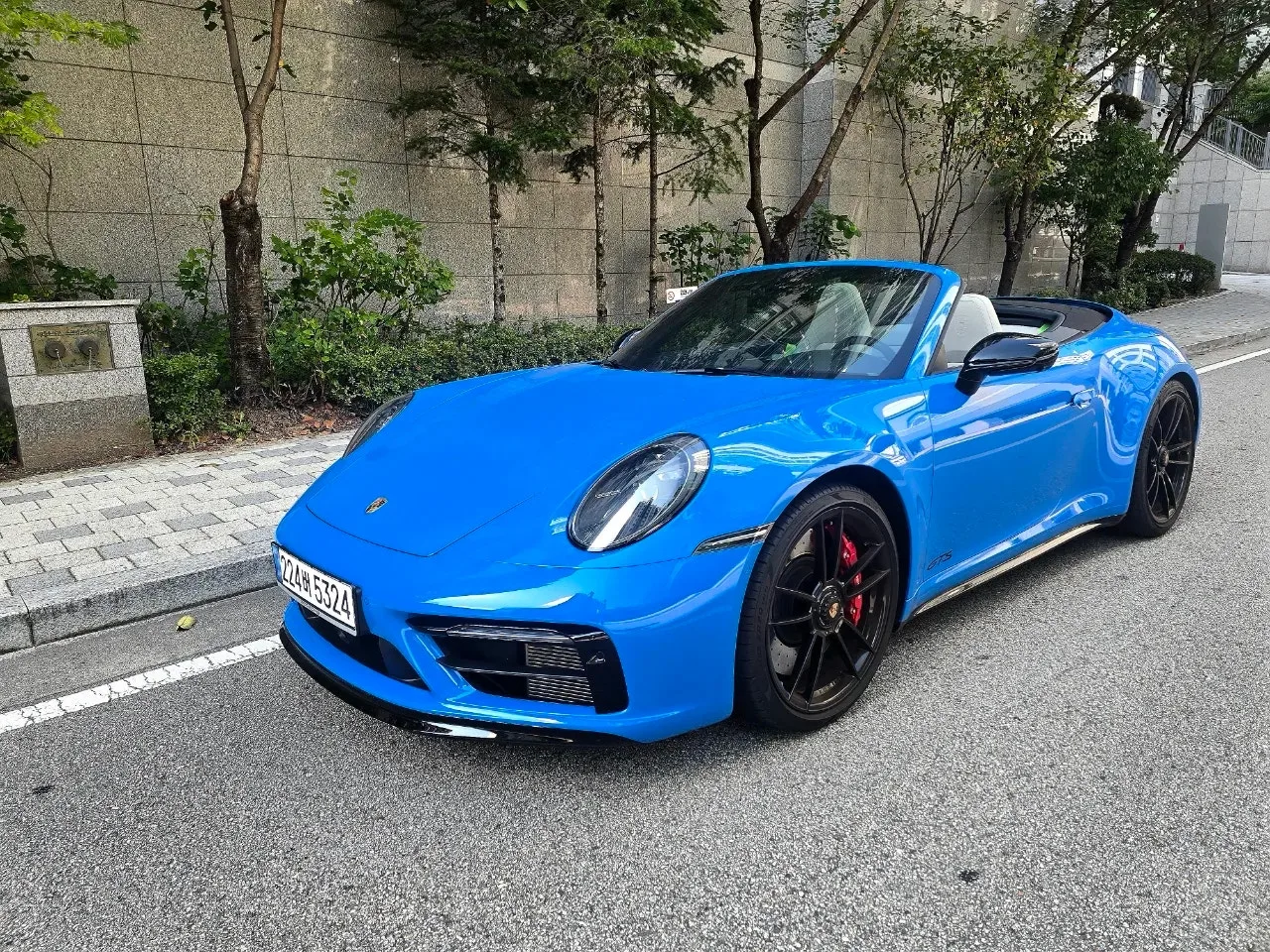 포르쉐 992.1 GTS Cabriolet 2022 블루 사진 2
