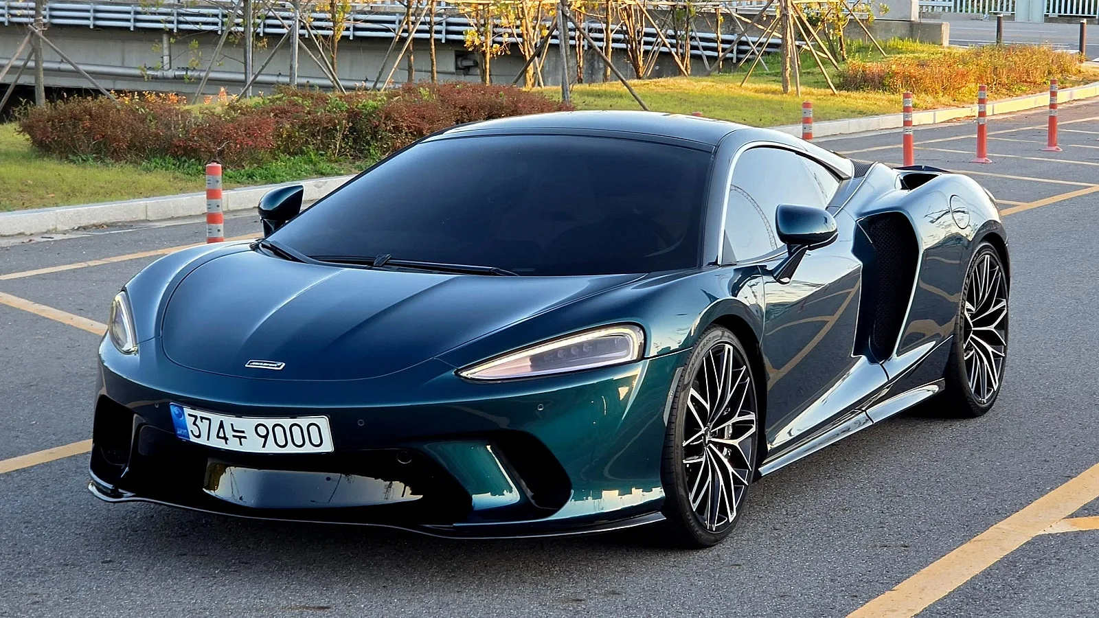 맥라렌 GT 럭스 2022 블루 사진 3