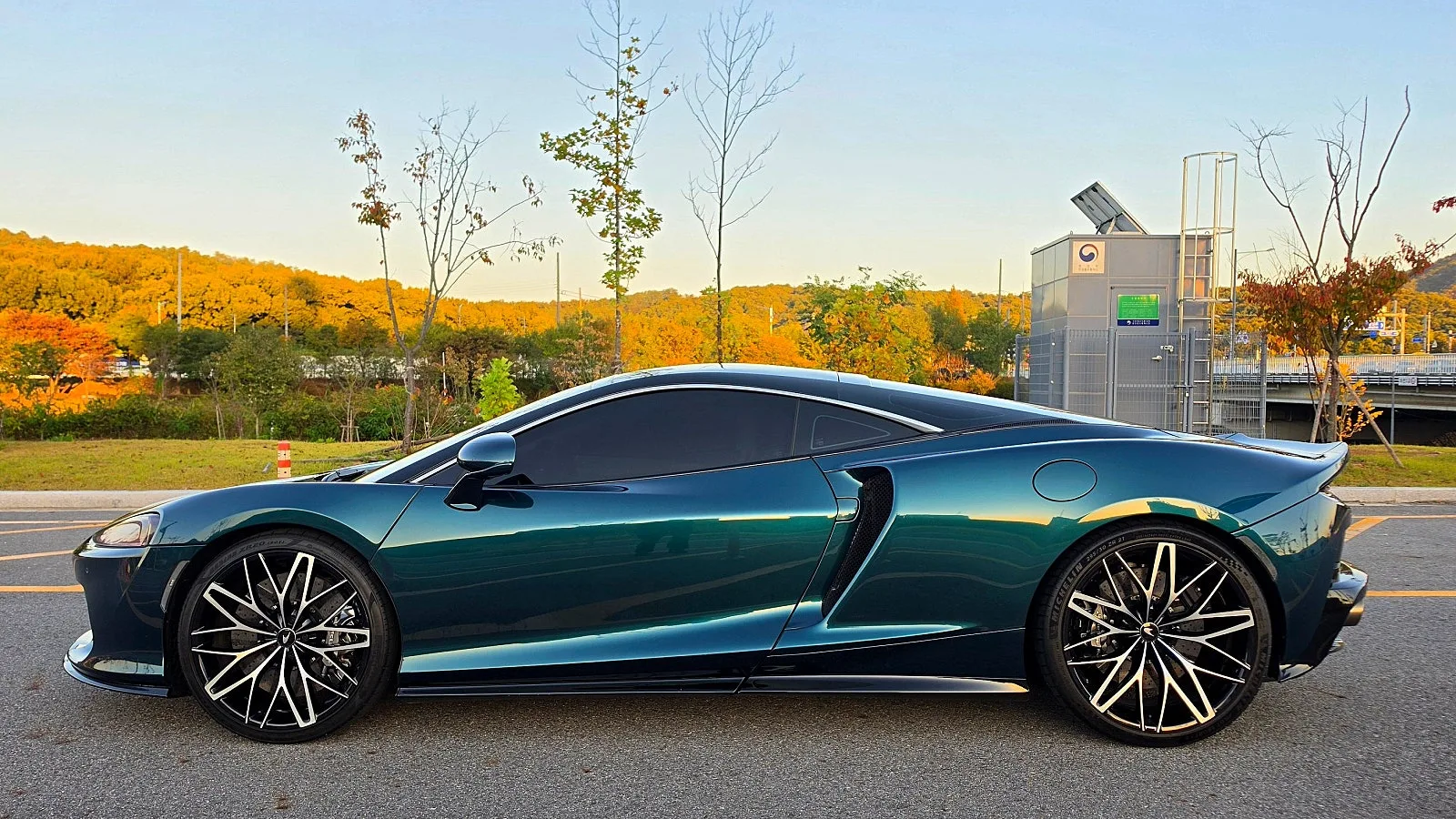 맥라렌 GT 럭스 2022 블루 사진 4