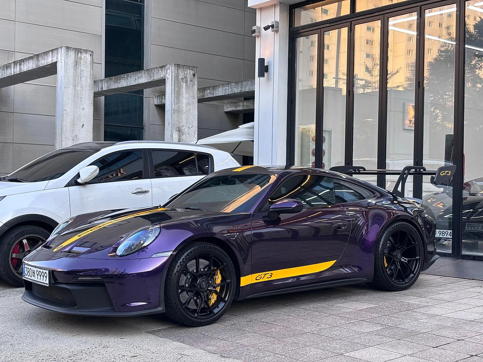 포르쉐 911 GT3 2022 바이올렛 사진 2