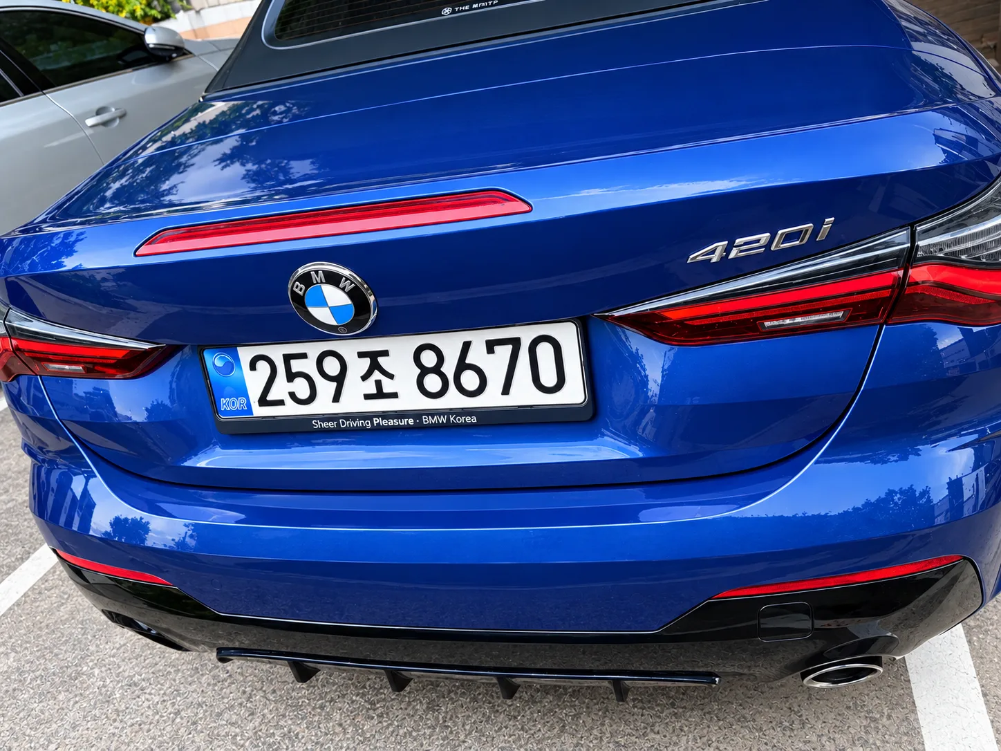 BMW 420i M 스포츠 컨버터블 2025 포르티마오블루 사진 2