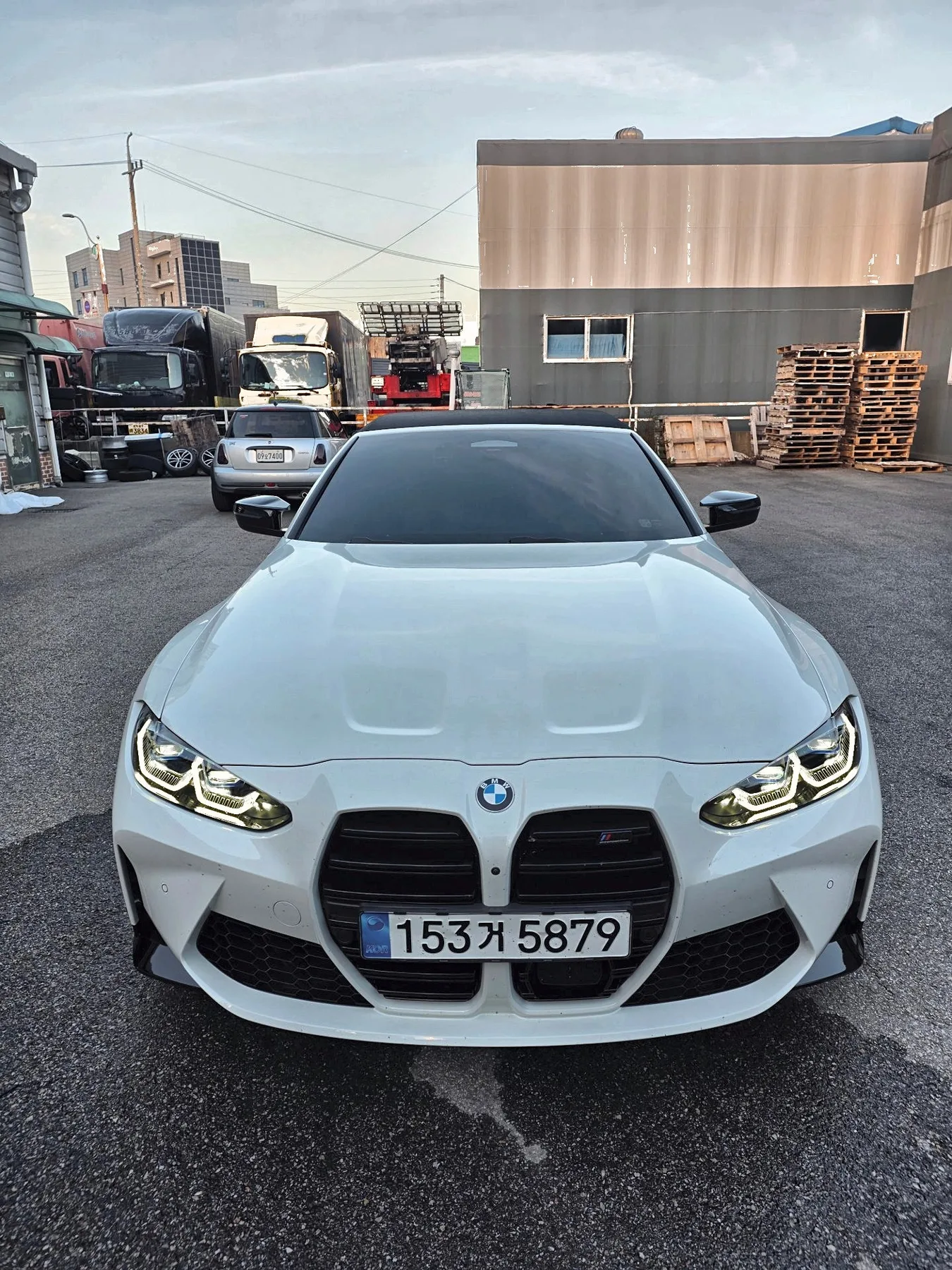 BMW M4 컴페티션 컨버터블 2024 화이트 사진 2