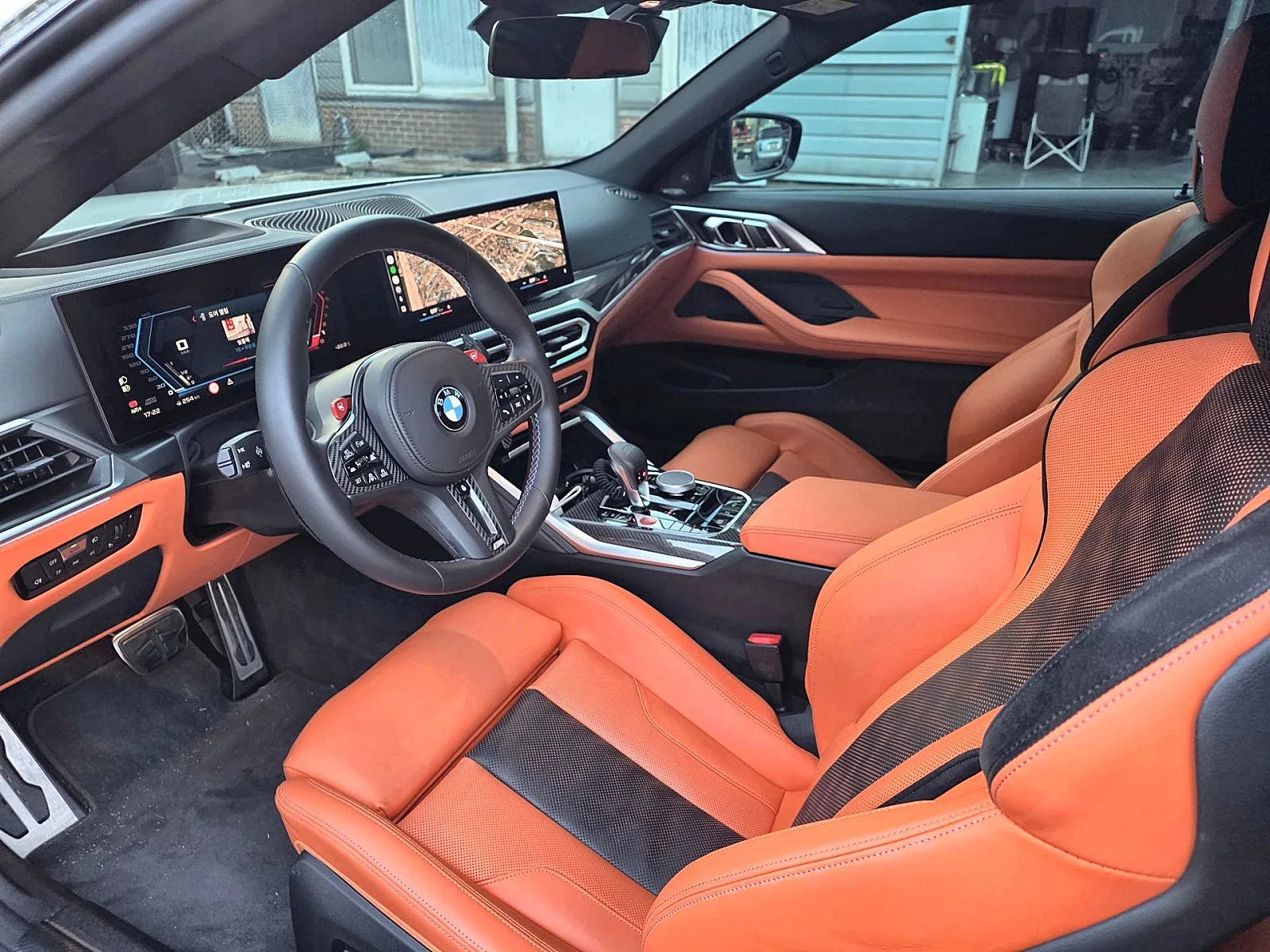 BMW M4 컴페티션 컨버터블 2024 화이트 사진 6