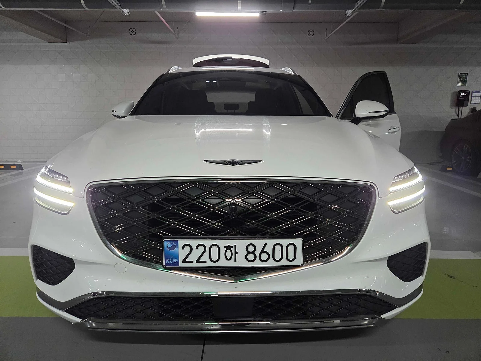 제네시스 GV70 가솔린 2.5 터보 2WD 2025 우유니 화이트 사진 1
