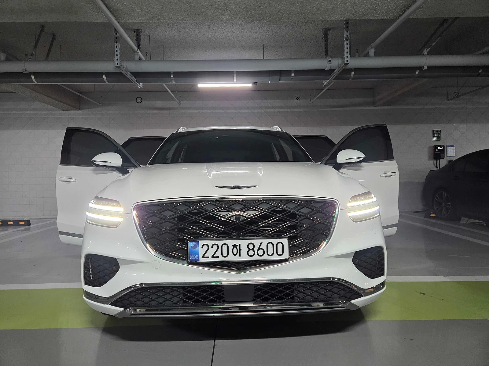 제네시스 GV70 가솔린 2.5 터보 2WD 2025 우유니 화이트 사진 3