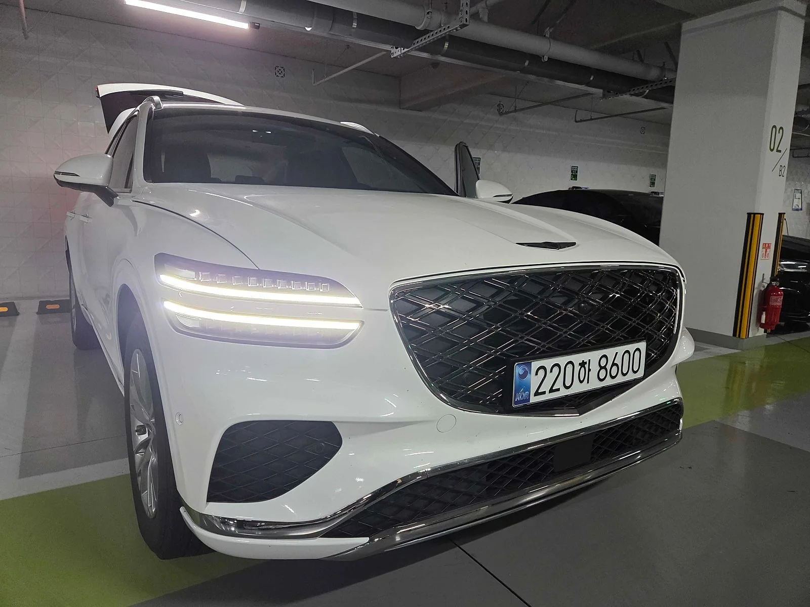 제네시스 GV70 가솔린 2.5 터보 2WD 2025 우유니 화이트 사진 4