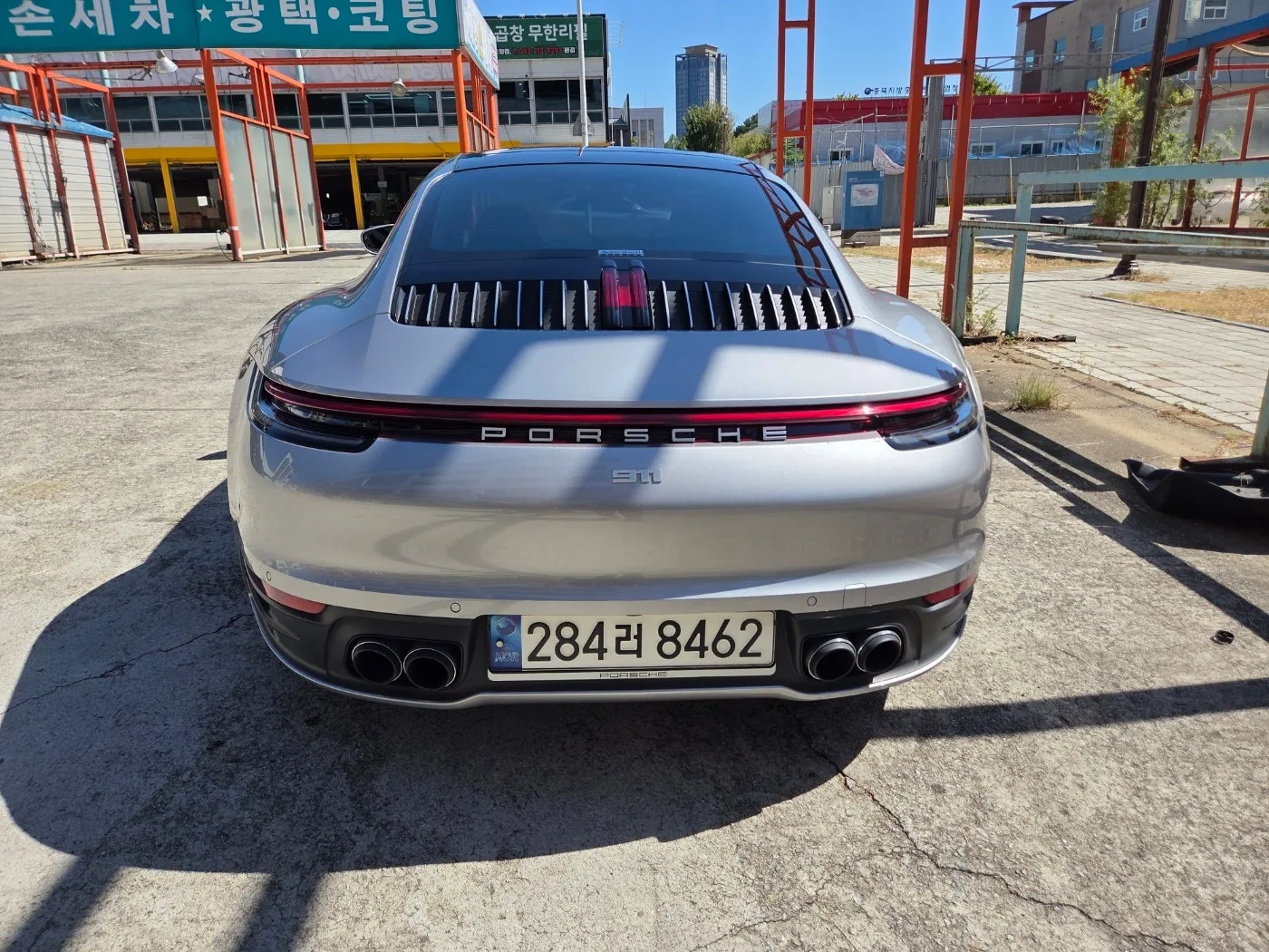포르쉐 911 카레라4 2022 실버 사진 3