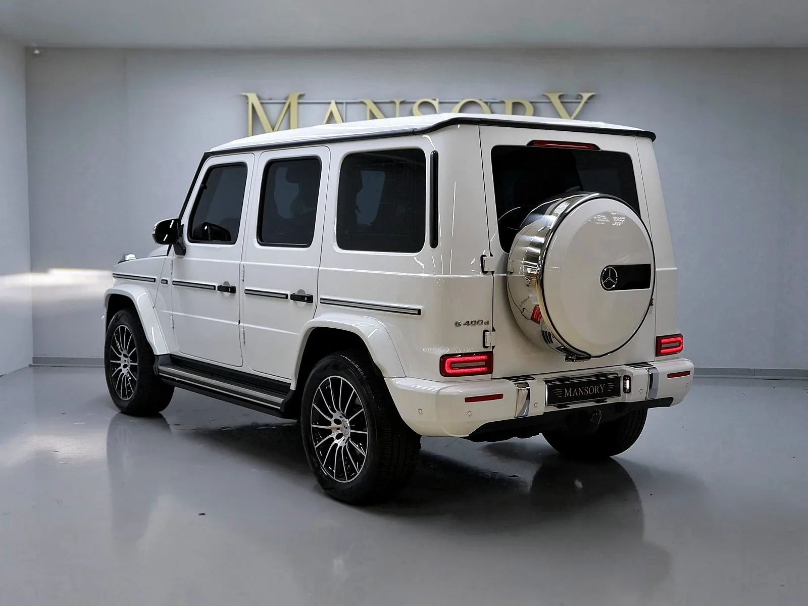 벤츠 G400d W463b 2024 화이트 사진 3