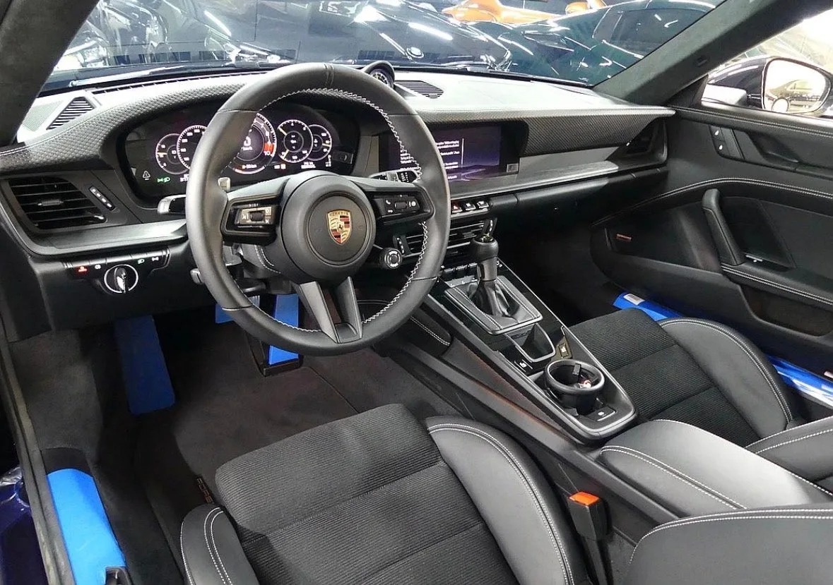 포르쉐 992.2 GT3 투어링 2026 블랙 사진 4