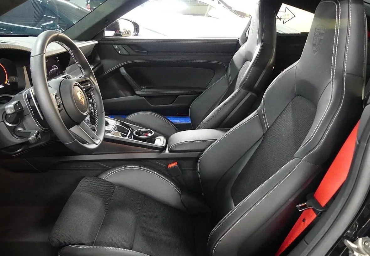 포르쉐 992.2 GT3 투어링 2026 블랙 사진 5