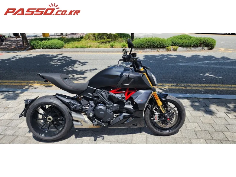 두카티 디아벨 1260 S 2022 블랙