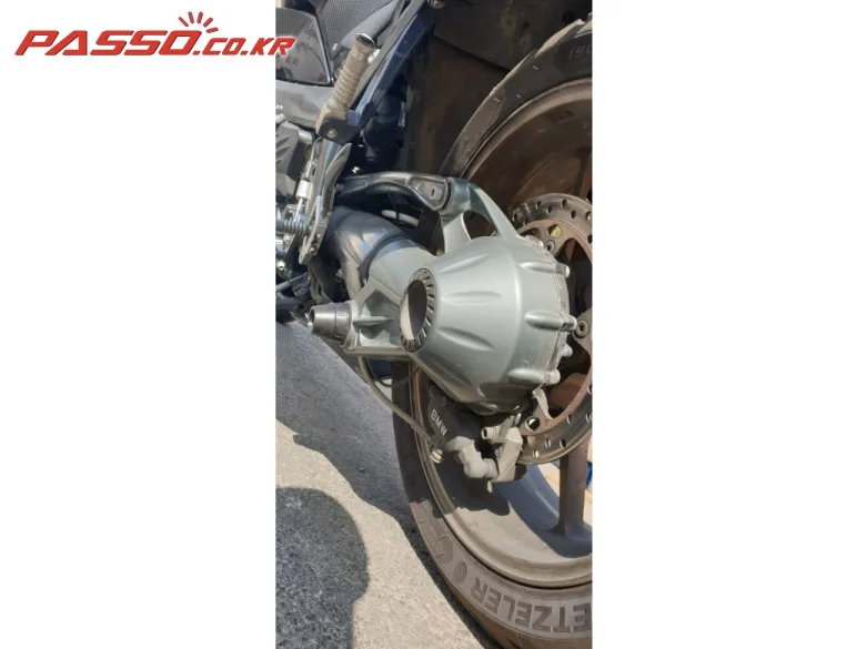 BMW K1300R 2012 검정 카본 사진 6