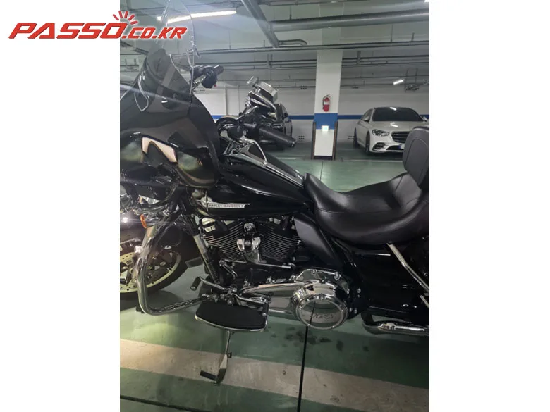 할리데이비슨 일렉트라 글라이드 2021 블랙 사진 2