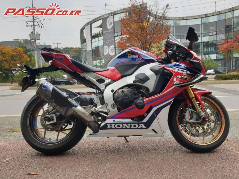 혼다 CBR1000RR SP 2017 레드 사진 1