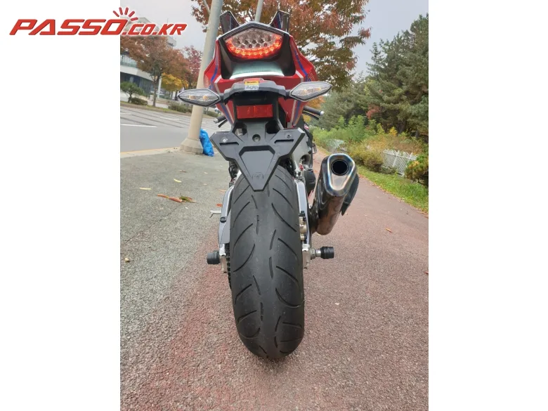 혼다 CBR1000RR SP 2017 레드 사진 3