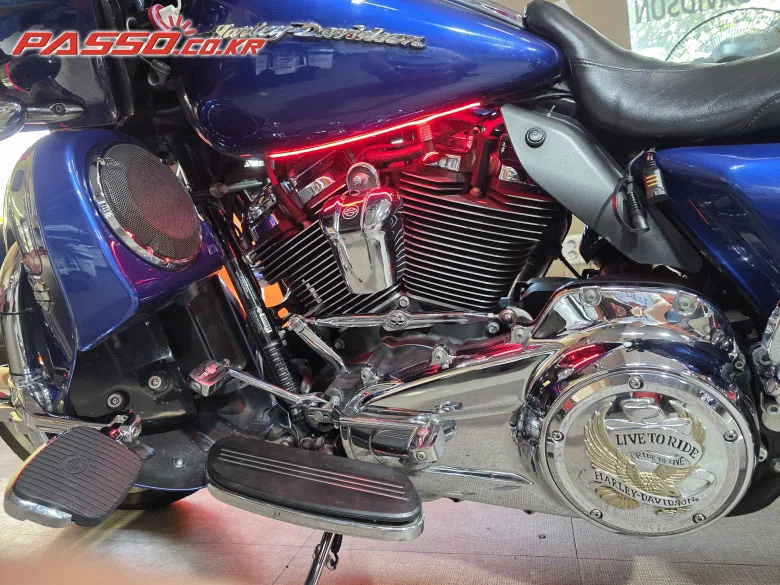 할리데이비슨 로드글라이드 2017 블루 사진 5